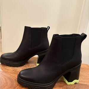 Sorel Black Boots